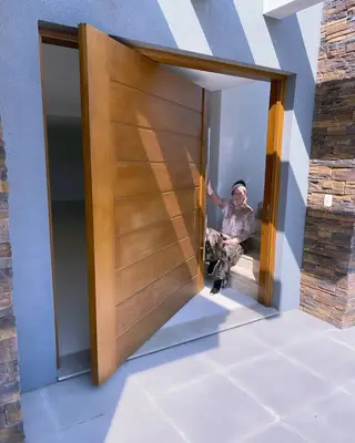 A porta da nova casa de Katia Aveiro