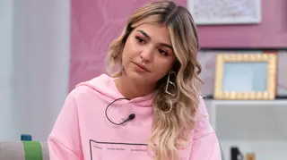 Bárbara Bandeira fala sobre bullying e deixa mensagem: "Ser diferente é bom! Não há nada de mal em ser diferente!"