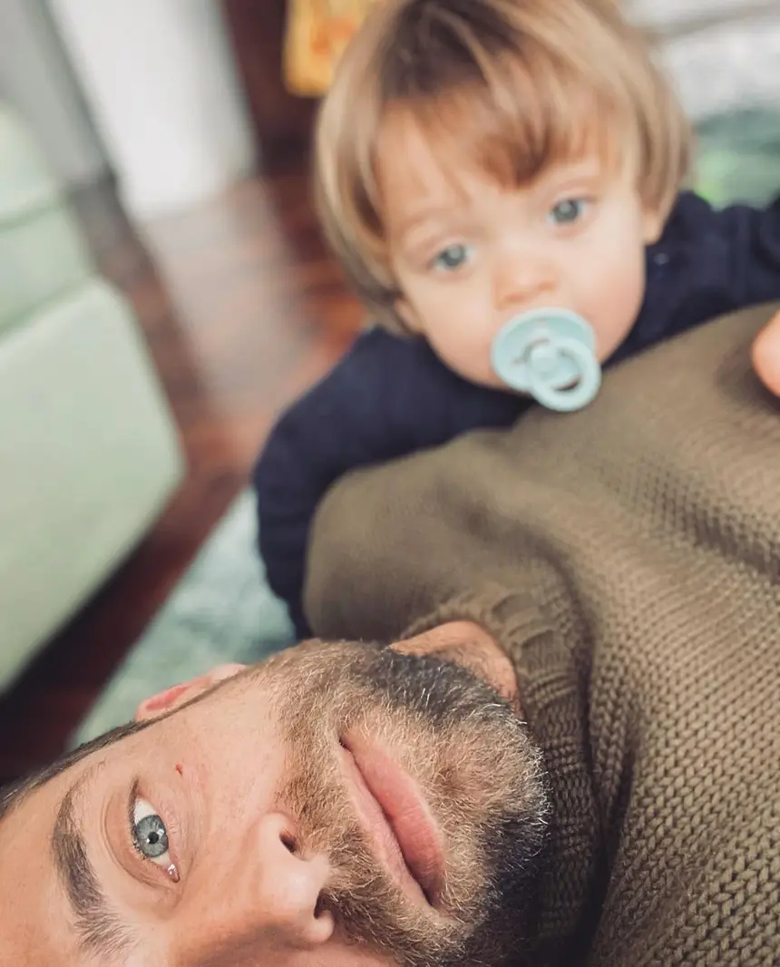 Diogo Amaral E Atingido Com Um Biberao Pelo Filho Levei Com Ele Na Cara Sic Mulher