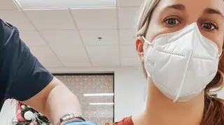 Mulheres que sofrem aborto espontâneo estão a ser atacadas por negacionistas da vacina. Conheça a história de Michelle Rockwell