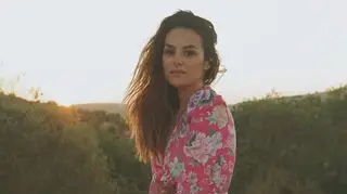 Helena Coelho diz adeus aos cabelos compridos: "Pancadas de cortar cabelo em casa"