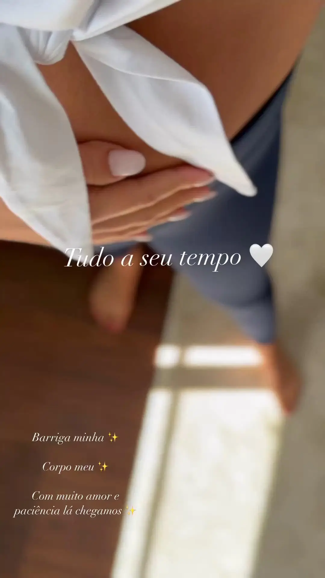 Dânia Neto mostra barriga pós-parto: “Com muito amor e paciência lá chegamos”