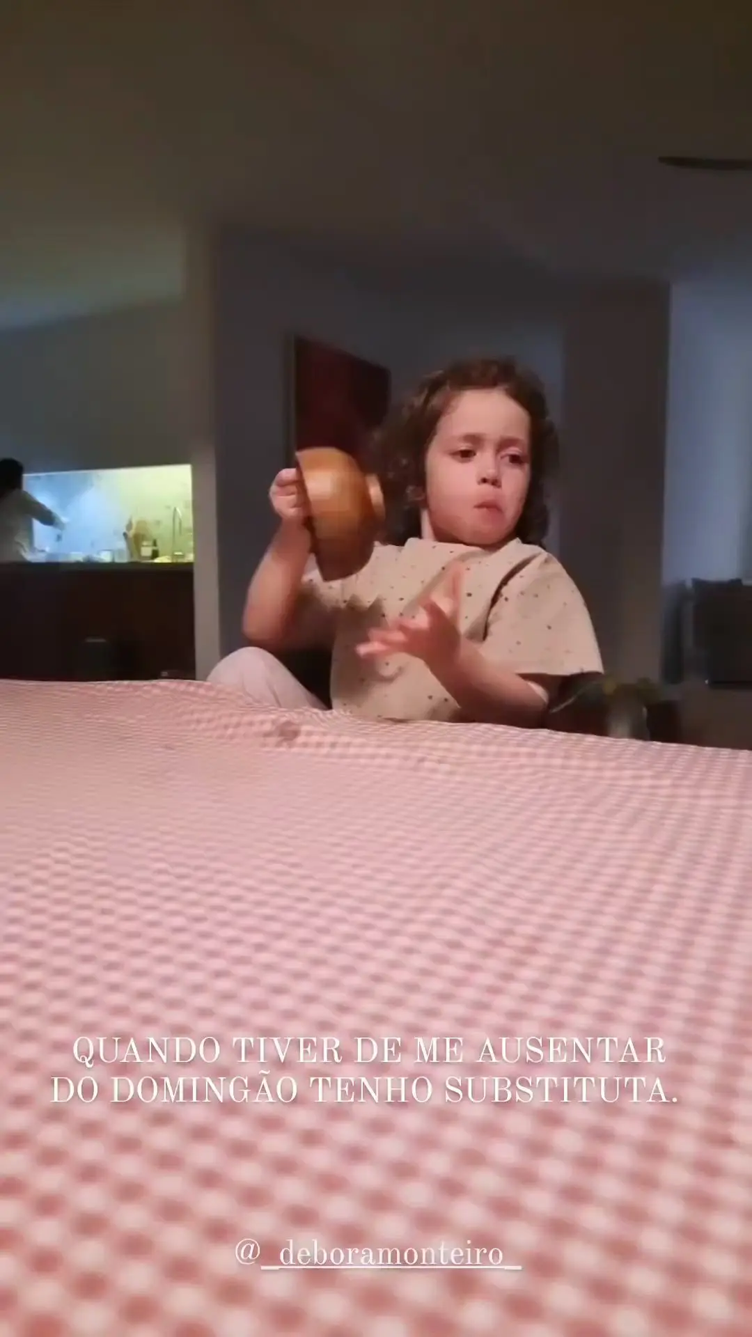Débora Monteiro mostra a filha e diz: “Se tiver de me ausentar do ‘Domingão’, tenho substituta”