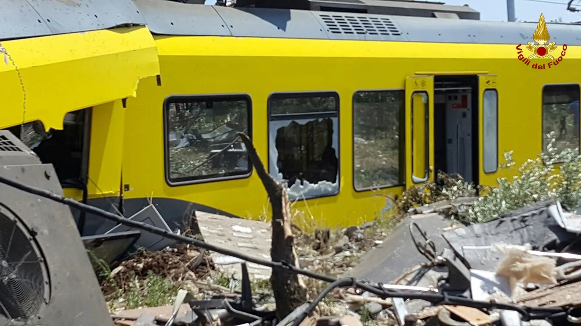 Colisão frontal entre comboios em Itália faz pelo menos 20 mortos
