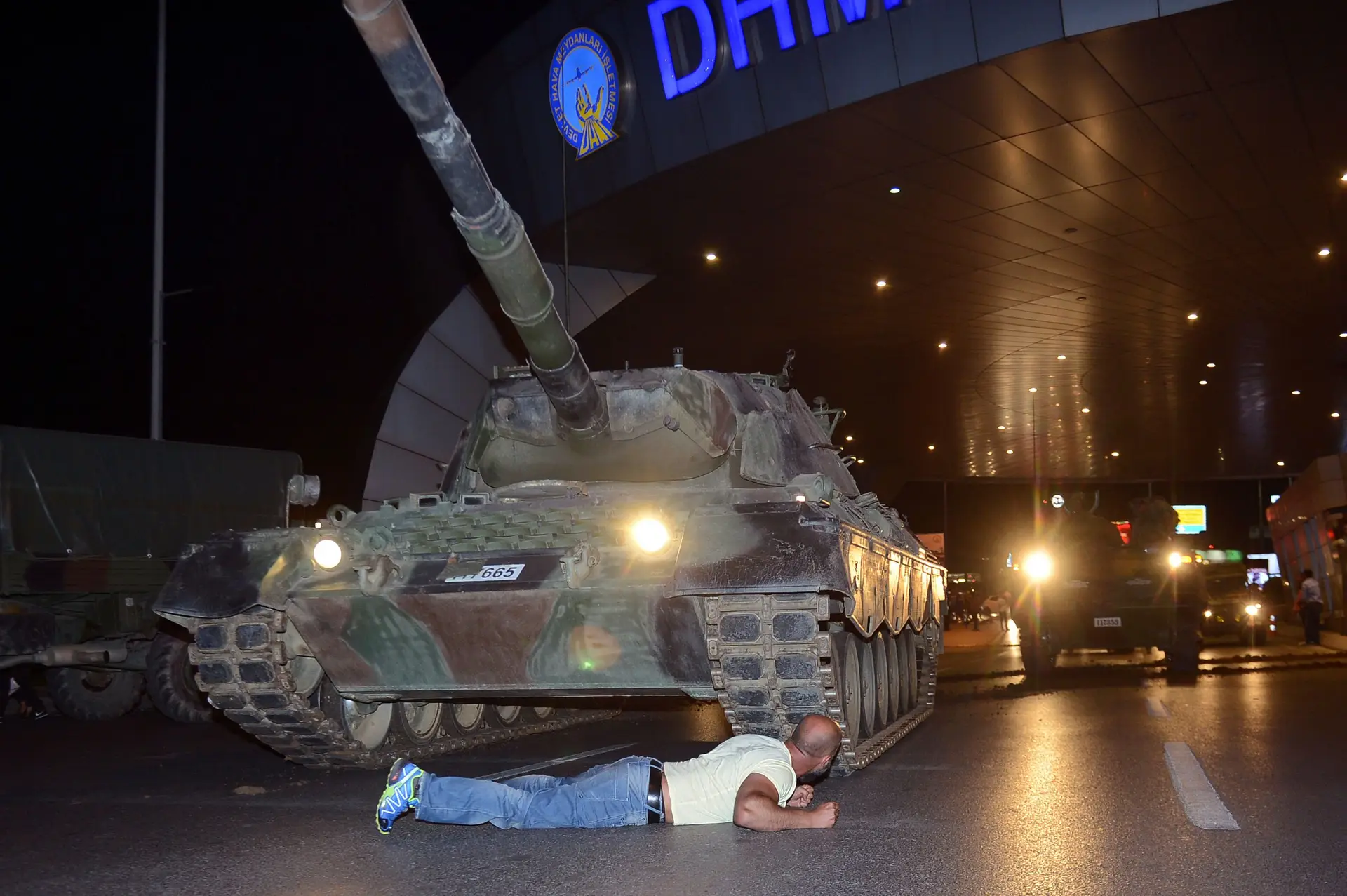 As imagens da tentativa de golpe de Estado na Turquia