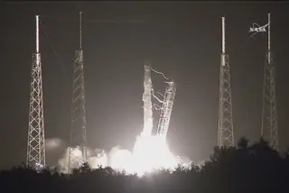 SpaceX lança nova cápsula não tripulada com sucesso