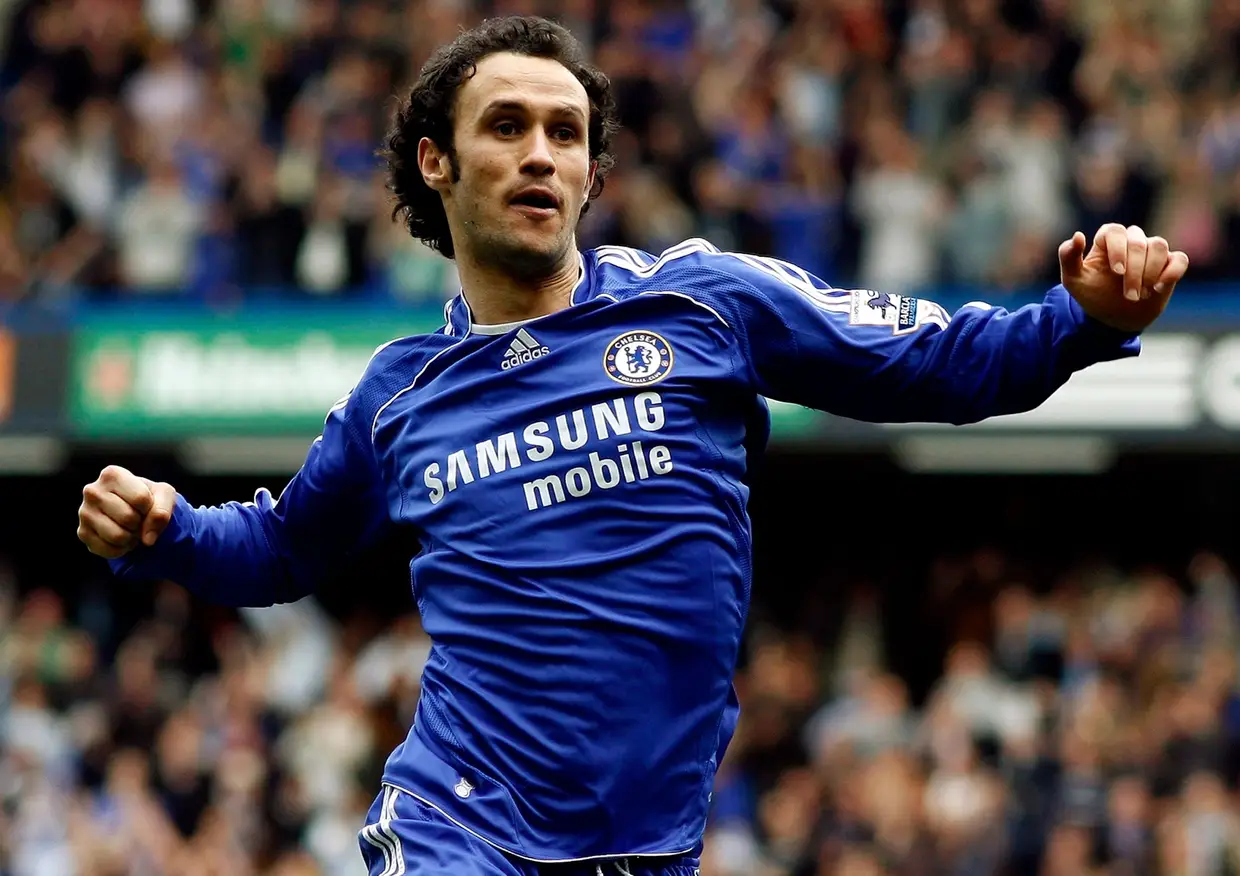 6. Ricardo Carvalho, 30 milhões de euros (do FC Porto para o Chelsea)
