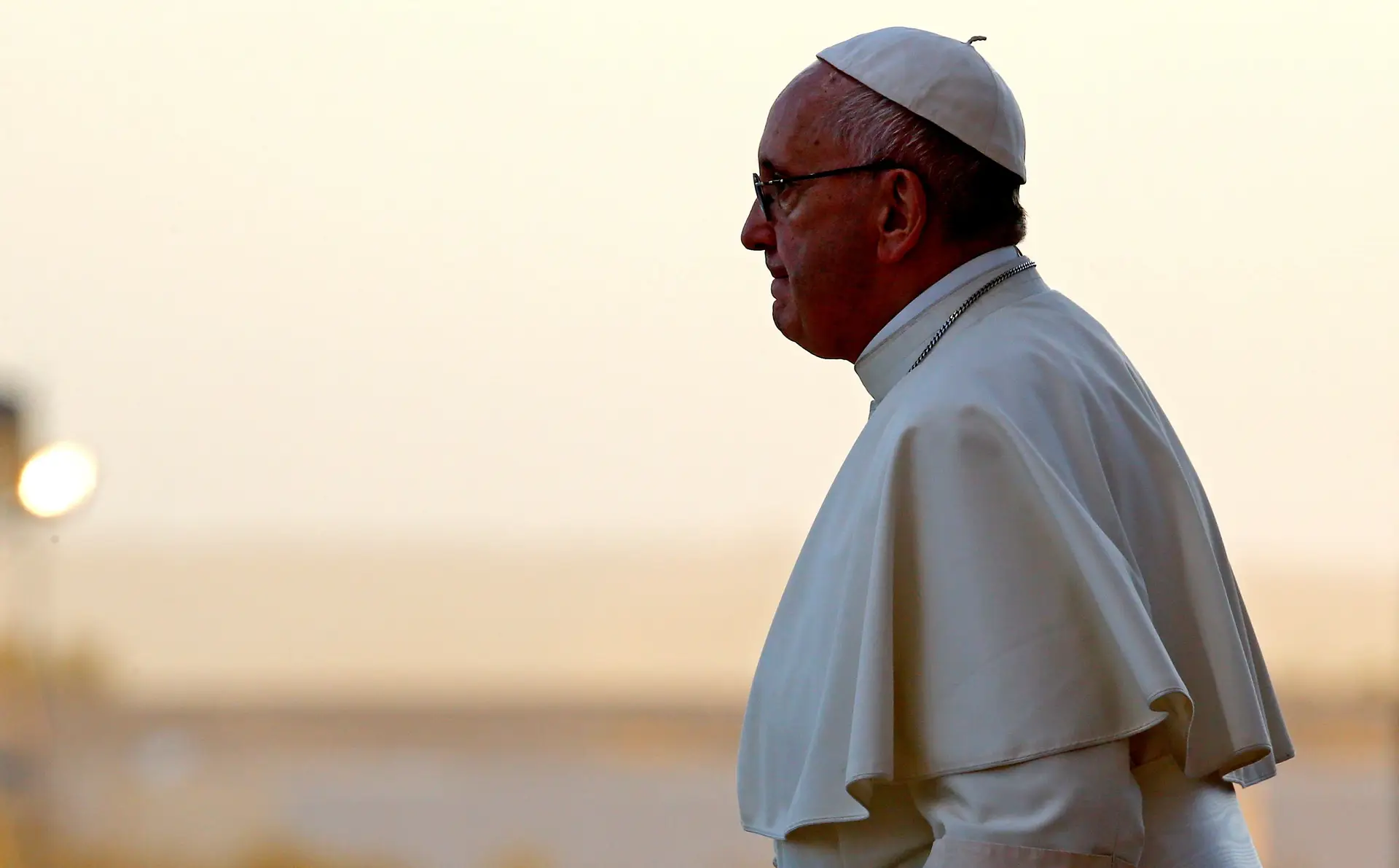 Papa faz visita surpresa a ex-prostitutas em Roma