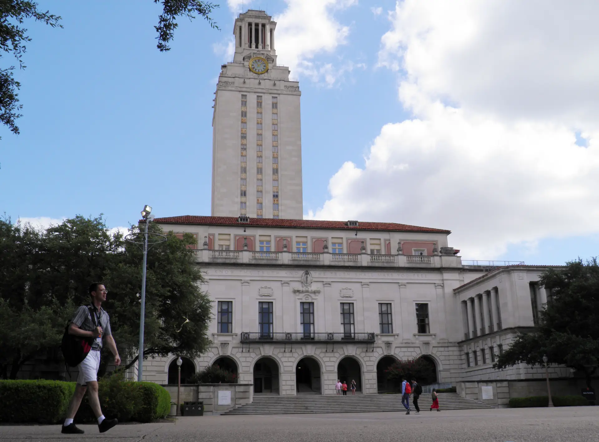 Texas autoriza armas em universidades públicas