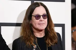 Ozzy Osbourne faz terapia para controlar vício sexual