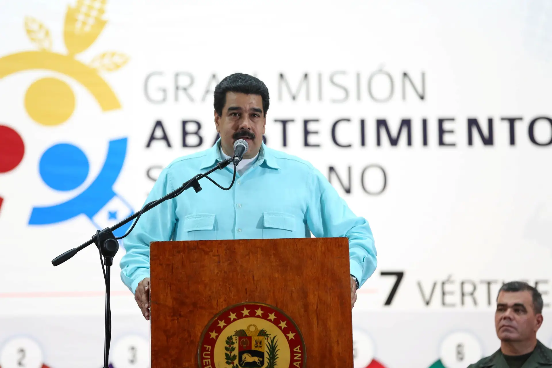 Maduro quer cortar financiamento do Parlamento da Venezuela