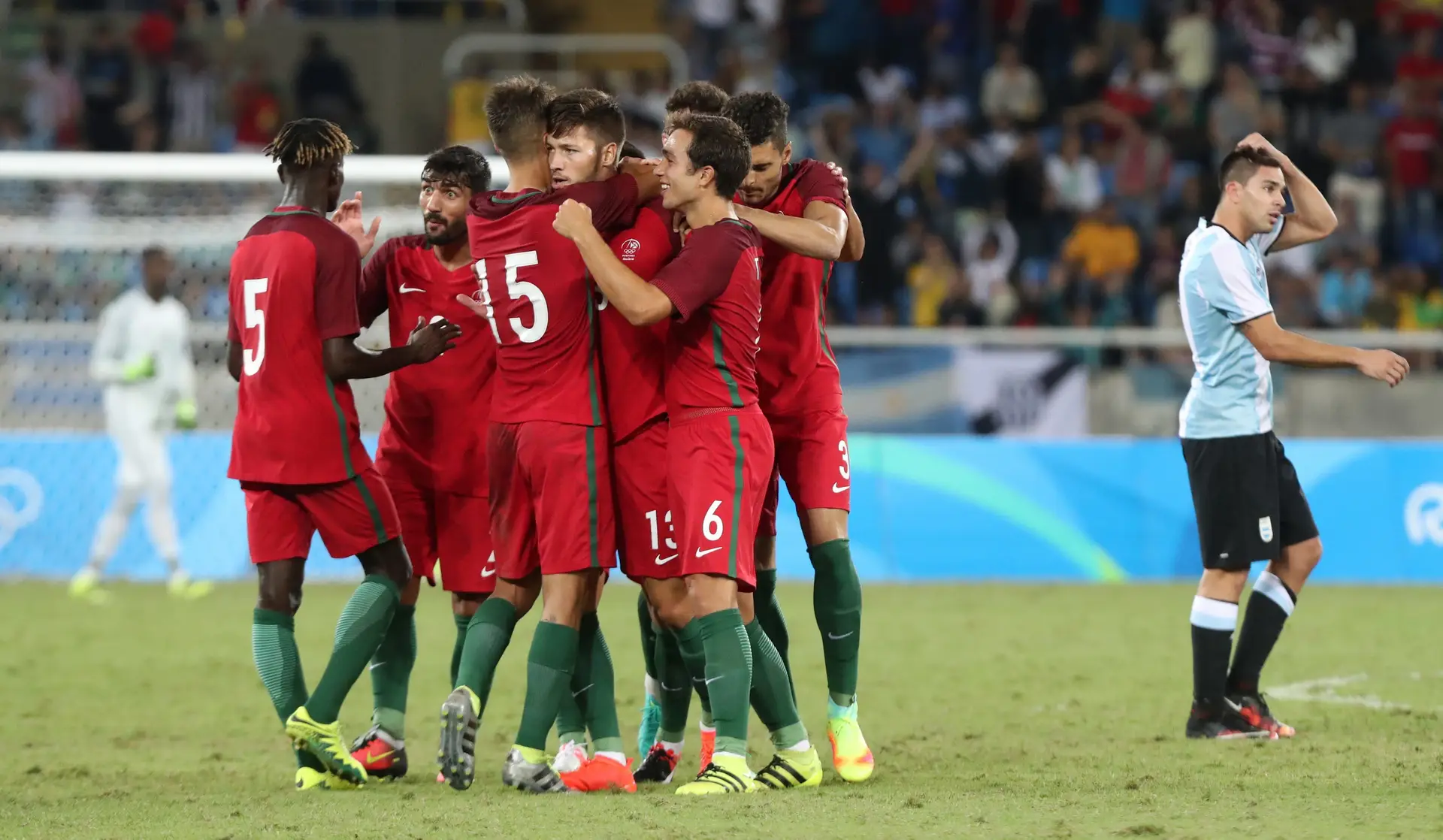 Seleção portuguesa vence a Argentina por 2-0