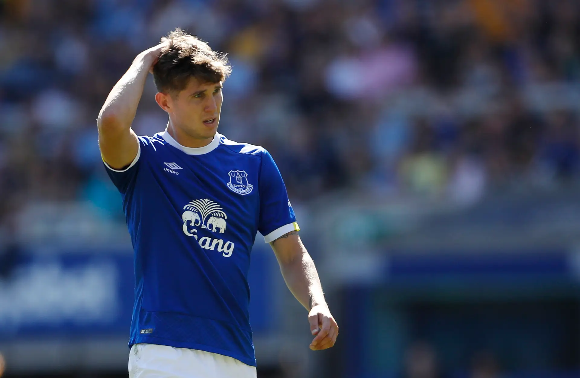 Manchester City anuncia contratação do defesa John Stones