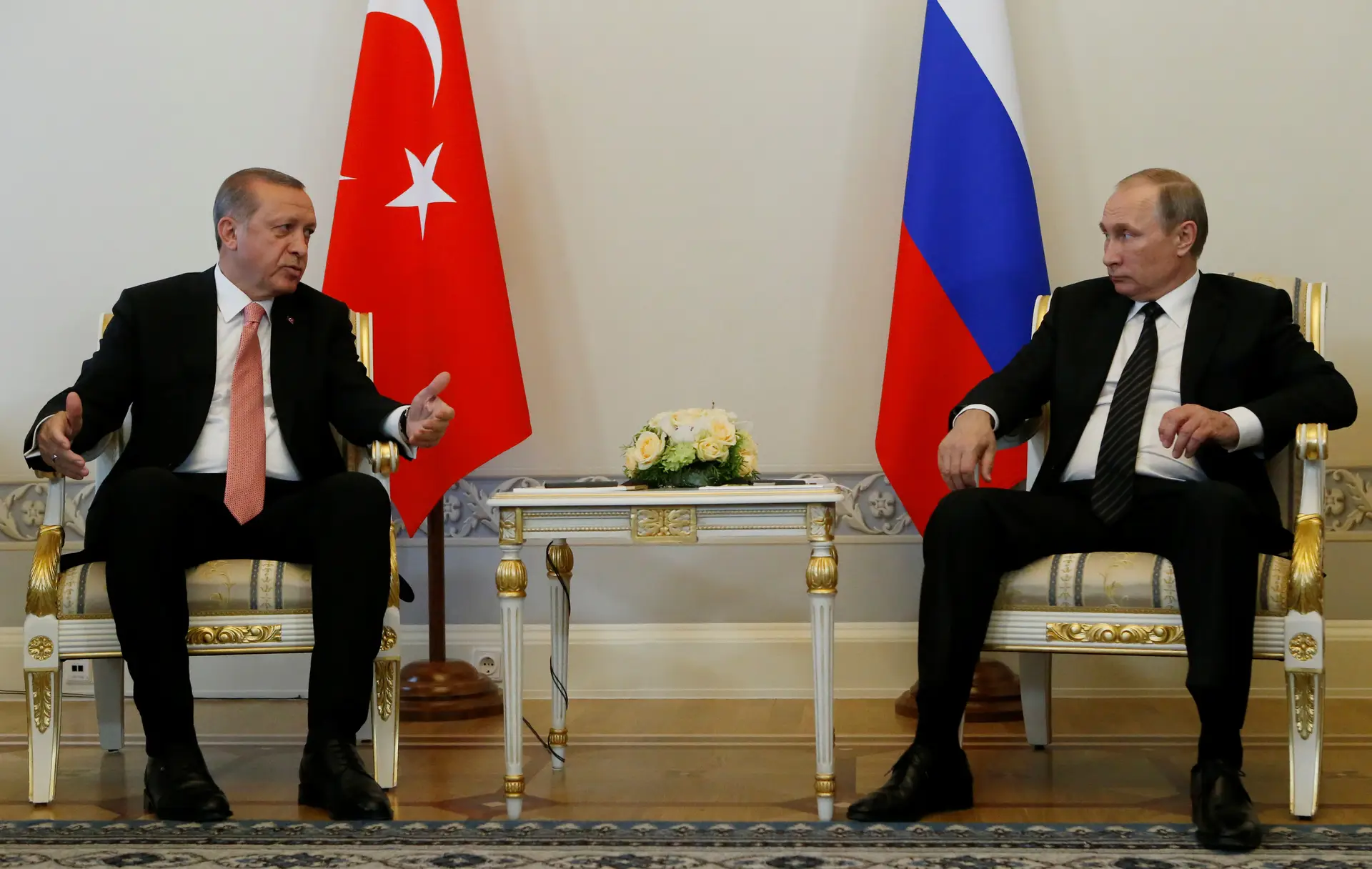Putin e Erdogan anunciam "roteiro" para normalizar relações russo-turcas