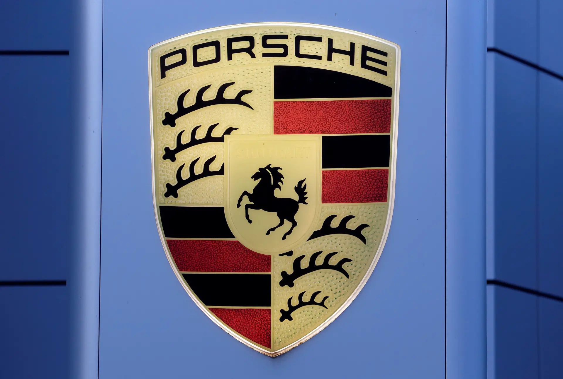Porsche chama mais de mil veículos à revisão na China