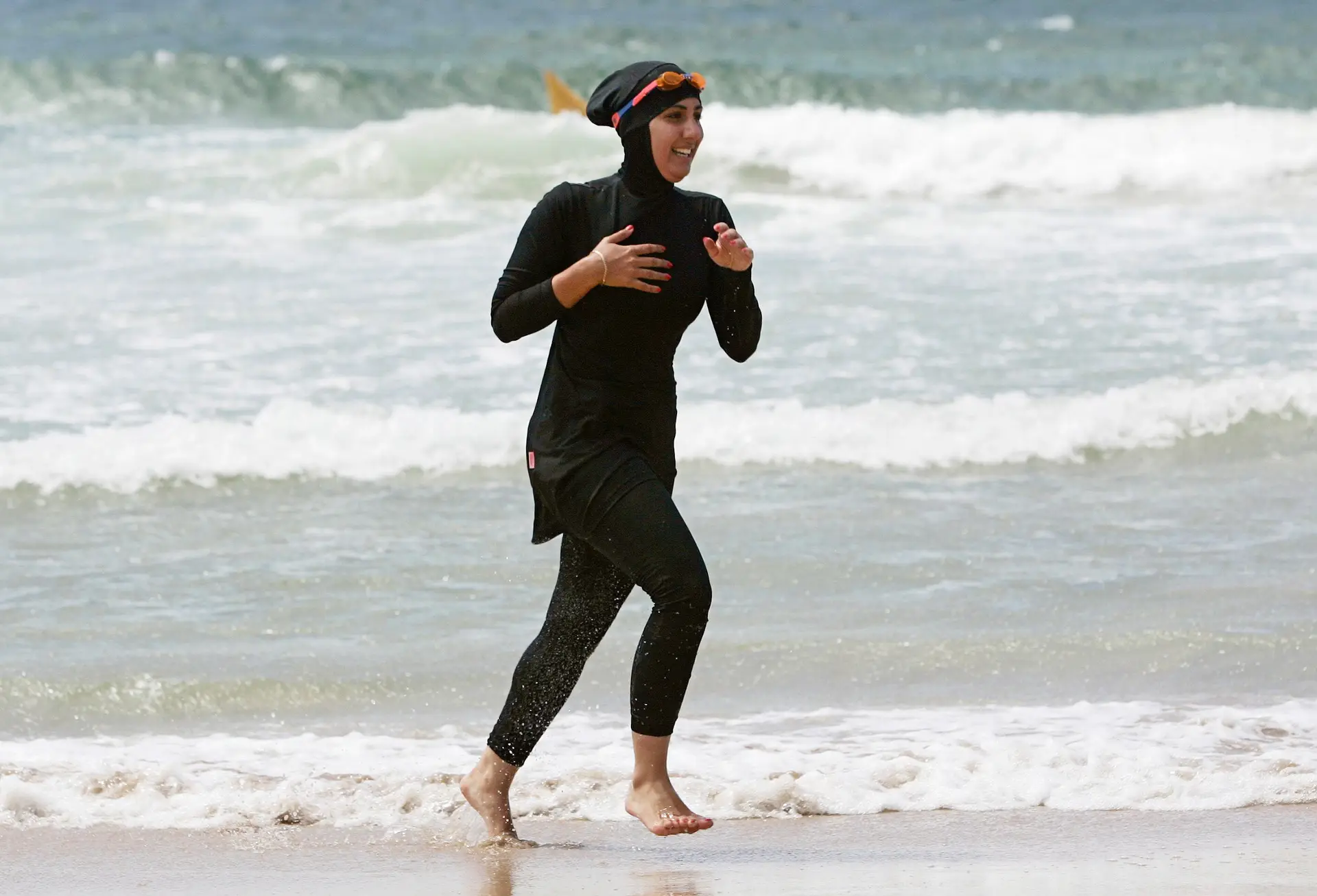 Uso do burkini banido das praias de Cannes
