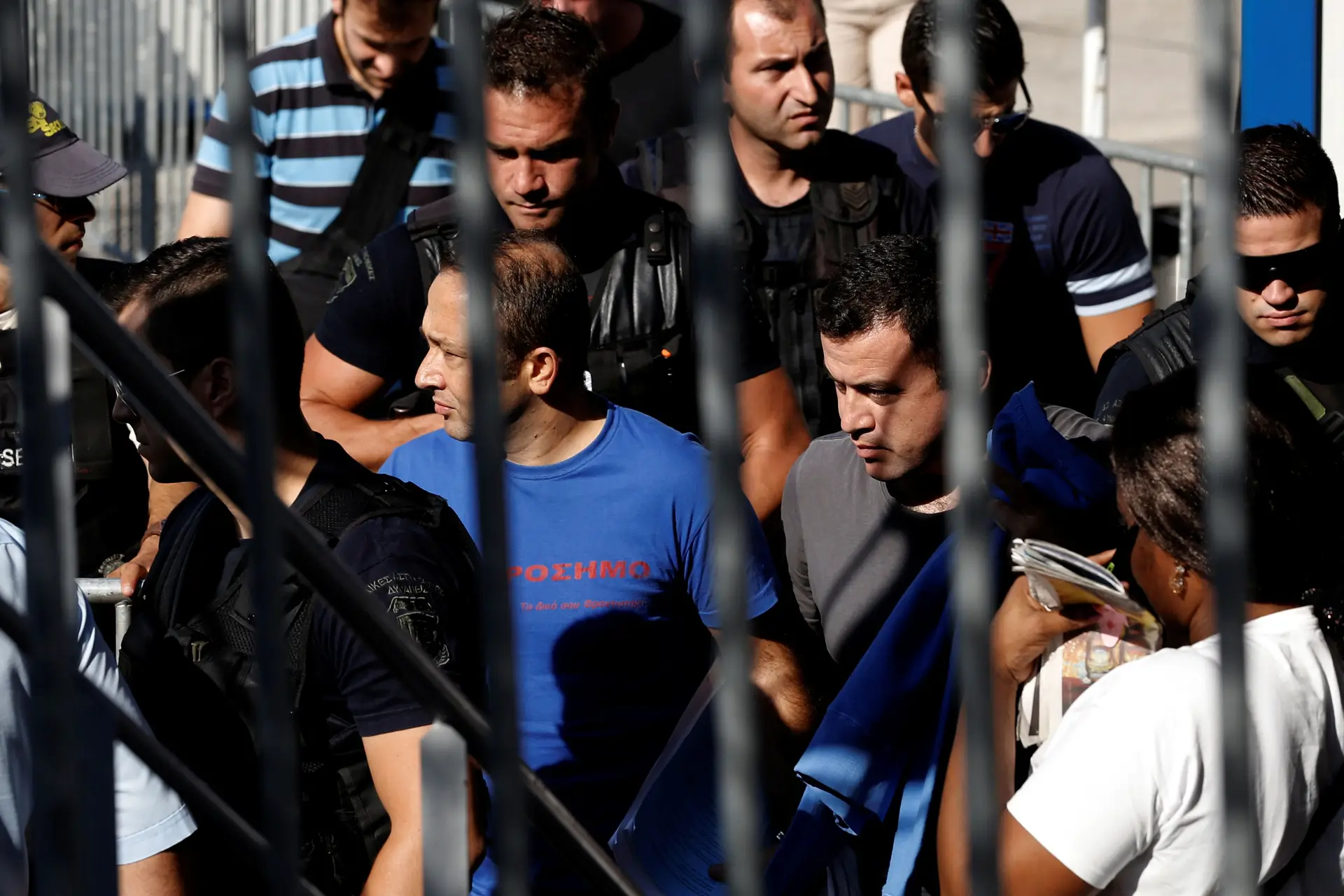 Grécia recebeu pedido oficial para a extradição de oito militares da Turquia