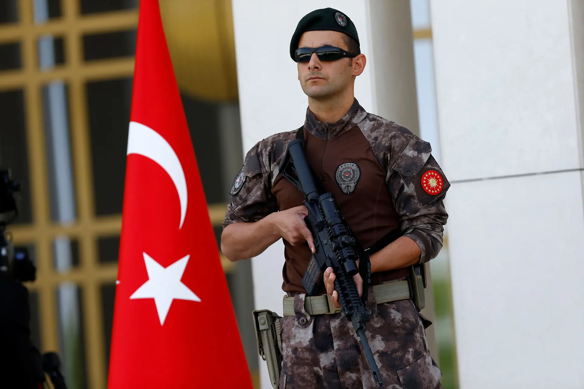 Turquia emite mandados de captura para 84 catedráticos