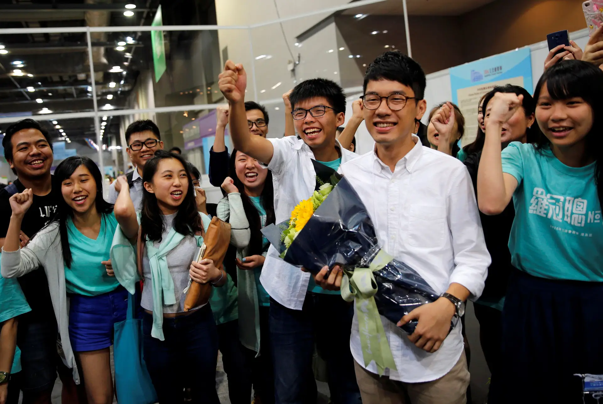 Ativistas da "revolução dos guarda-chuvas" entram no Parlamento de Hong Kong