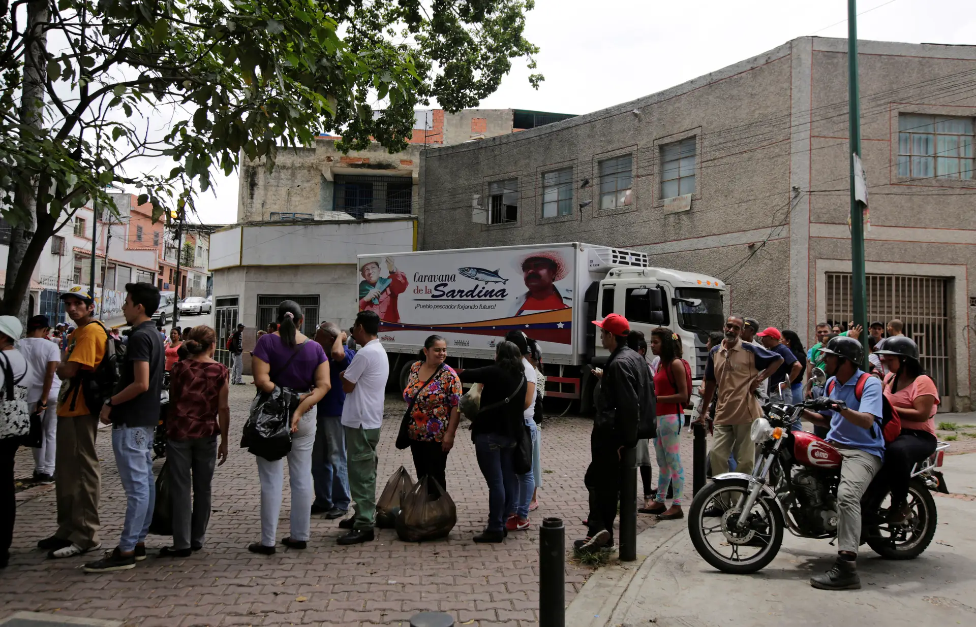Aumenta número de venezuelanos que ponderam emigrar