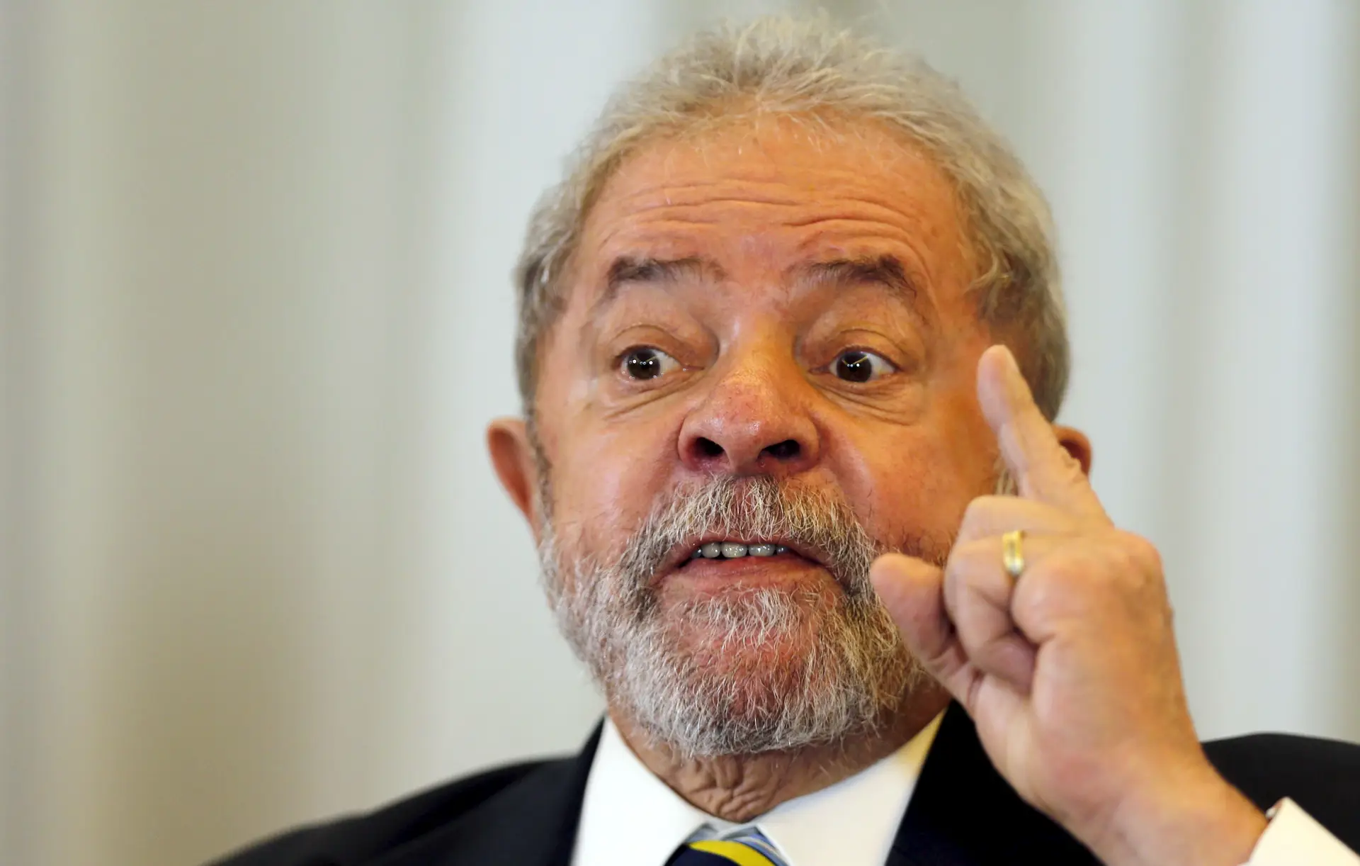 "Provem uma corrupção minha e eu irei a pé para ser preso"