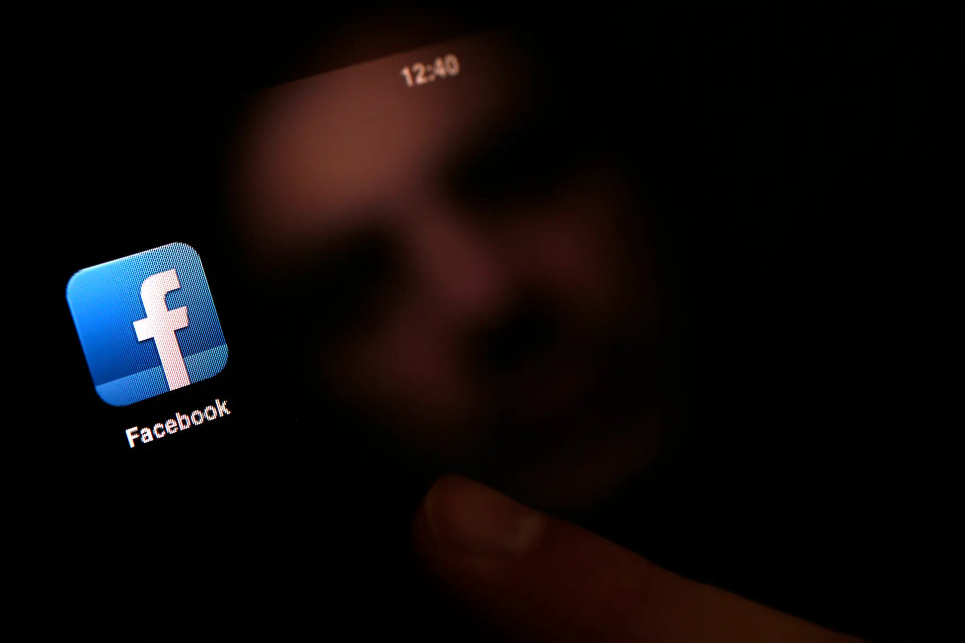 Portugueses passam mais de hora e meia por dia nas redes sociais