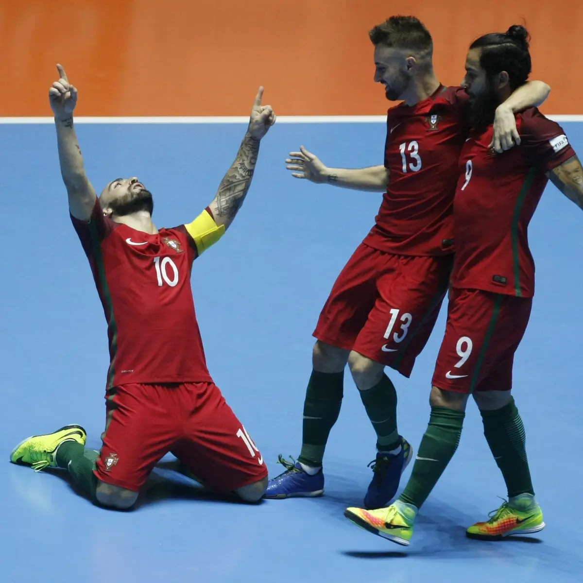 Ricardinho é eleito melhor do mundo no futsal; Brasileiro Gadeia é