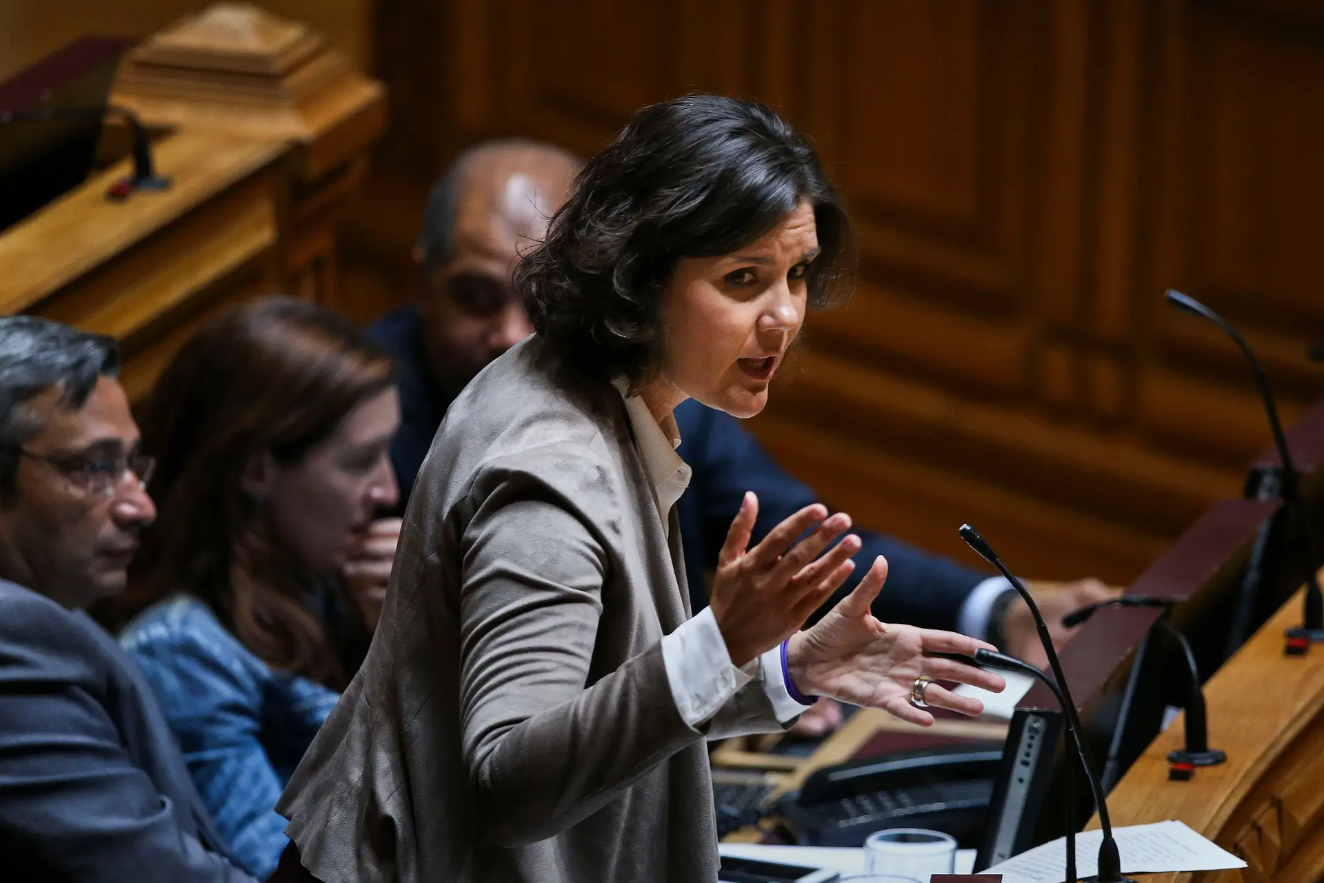 "Silêncio ensurdecedor do Governo" sobre eventual imposto sobre património