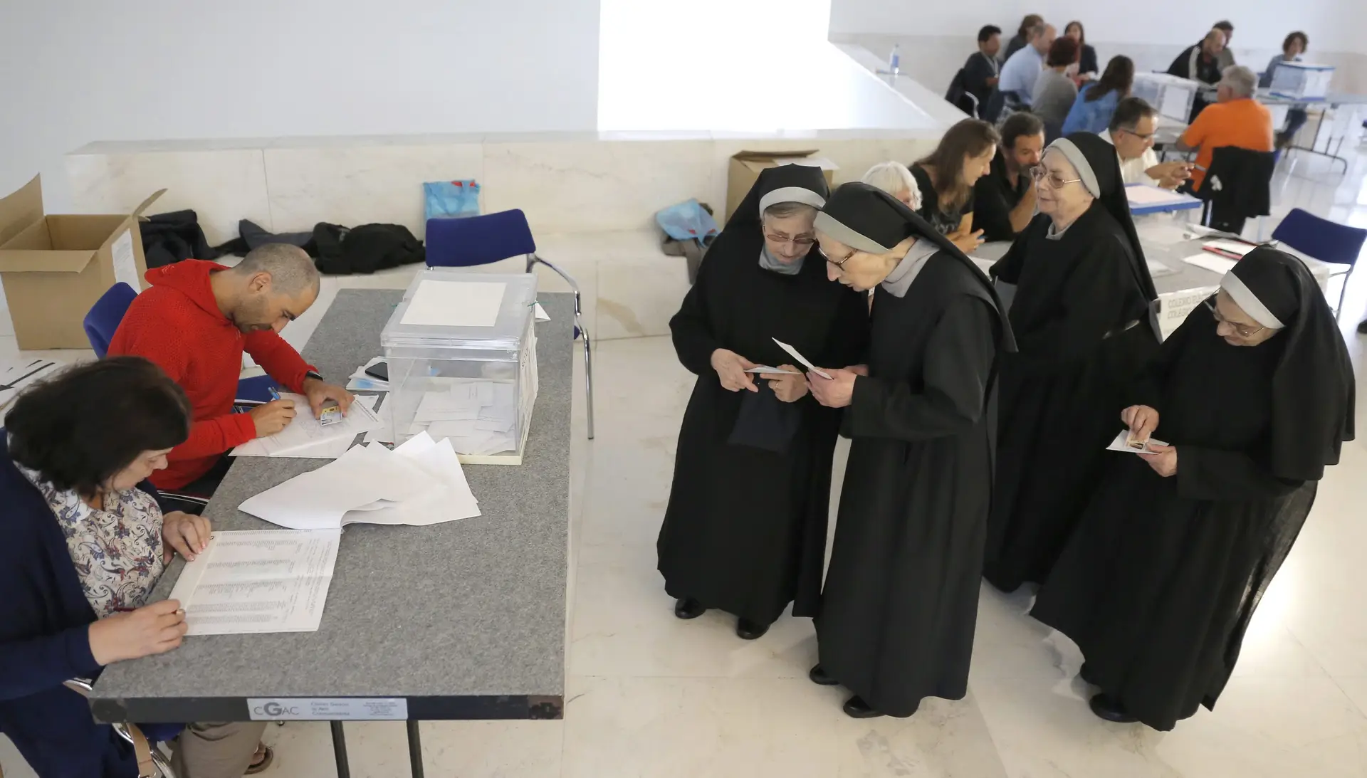 Eleições regionais em Espanha sem perspetivas de resolver impasse em Madrid