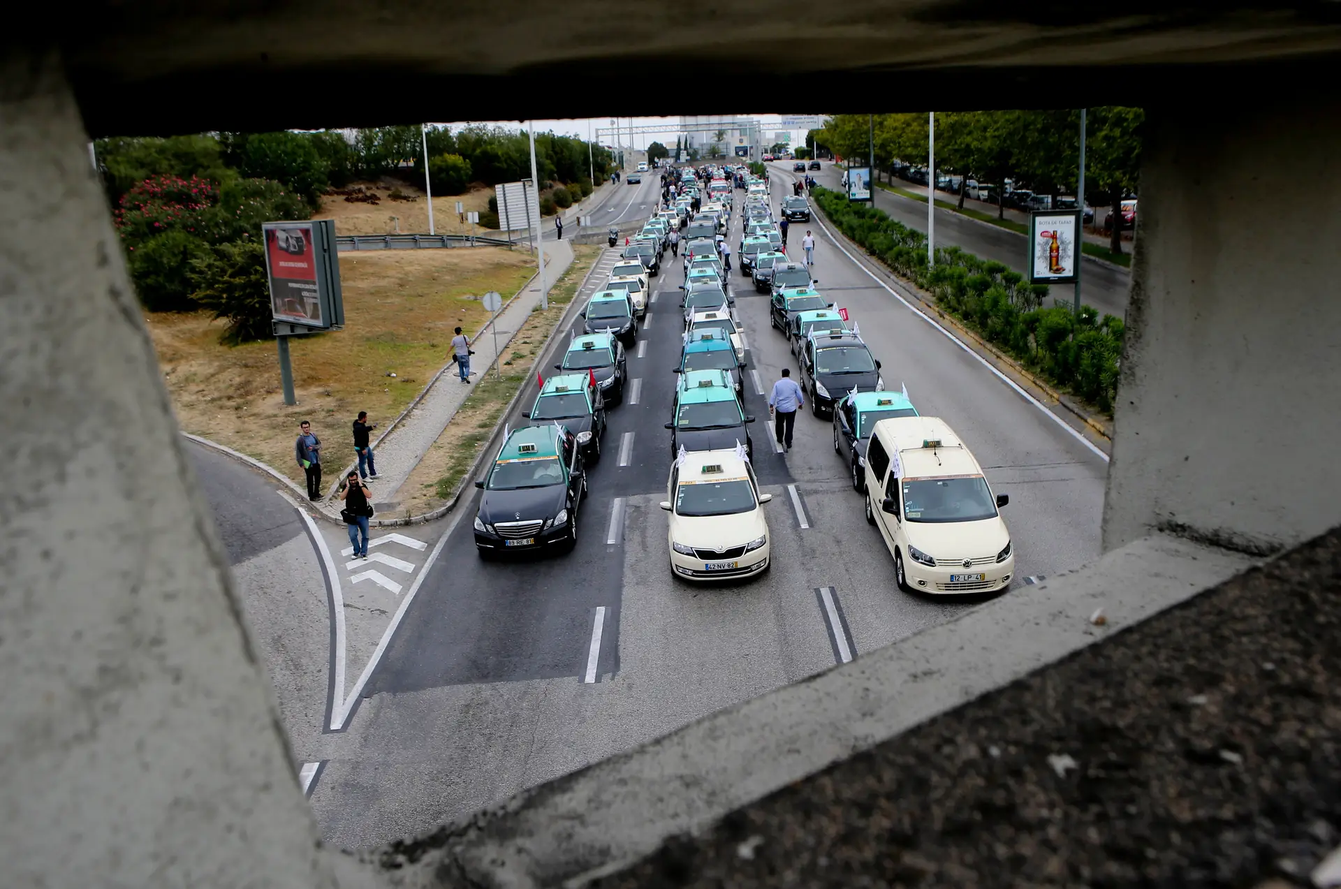 Taxistas desmarcam ações de protesto de dia 15