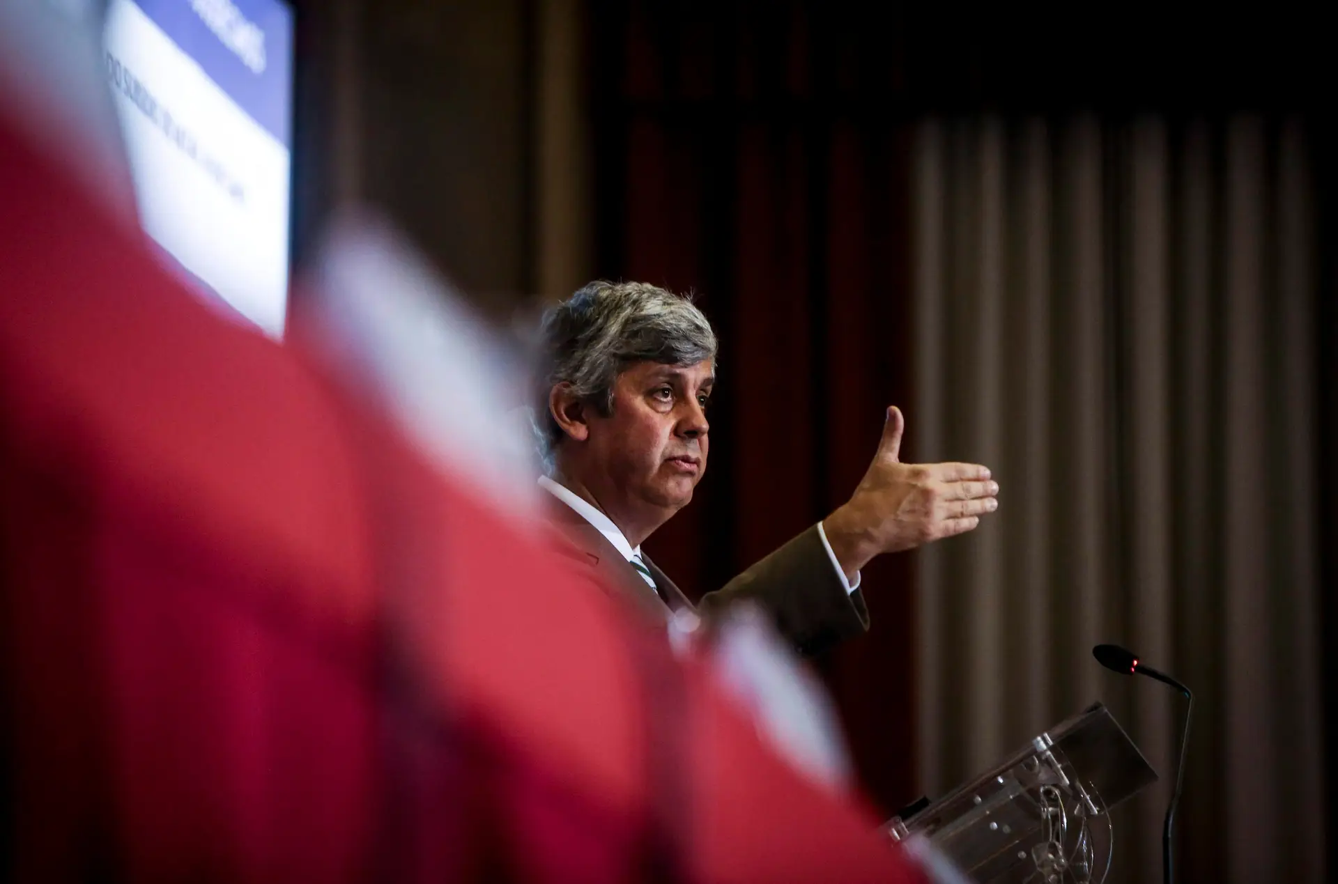 Centeno defende alívio da dívida grega