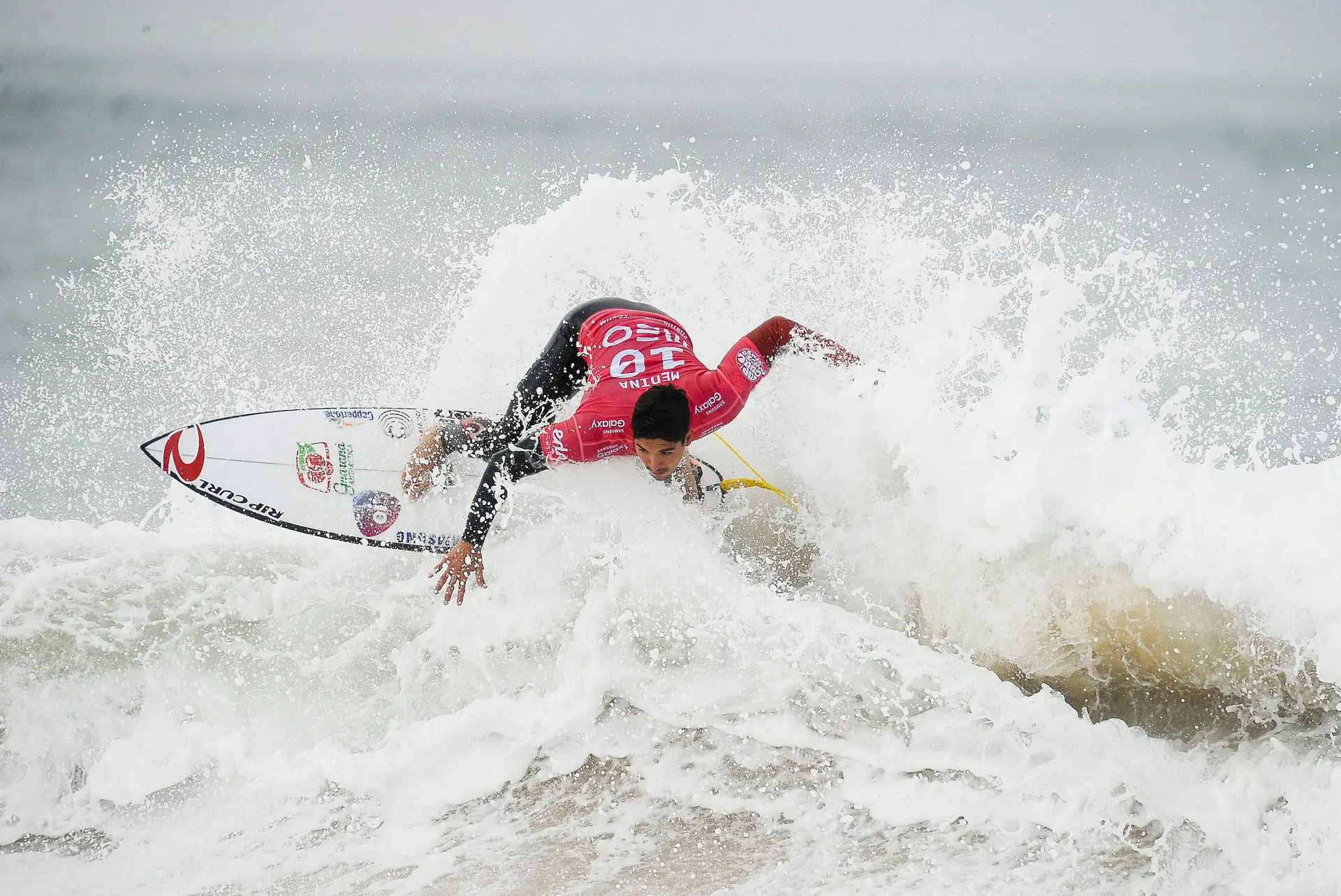 Gabriel Medina conquistou 9,76 pontos (4,73 e 5,03) na primeira ronda.