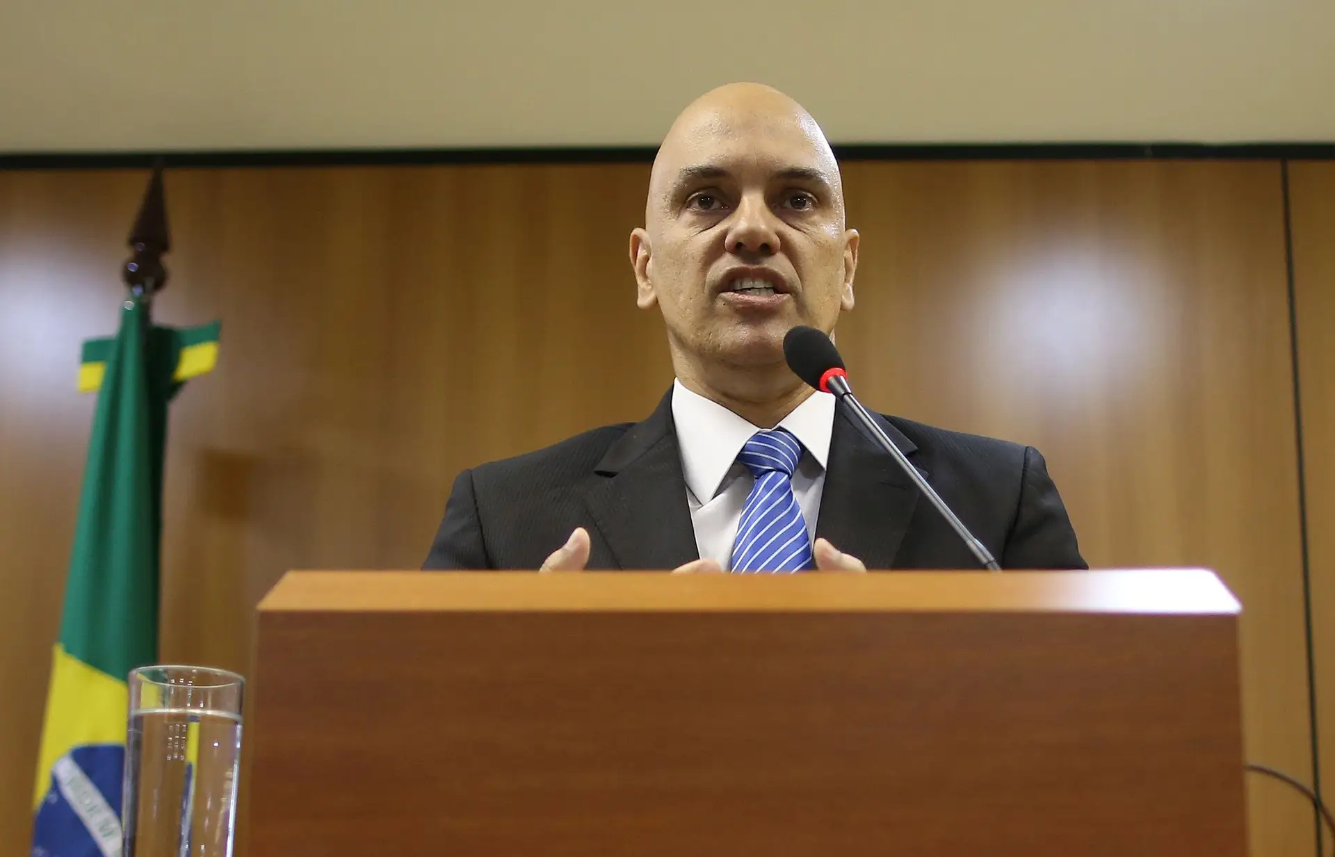 Ministro da Justiça brasileiro diz que o país prende muito mas mal