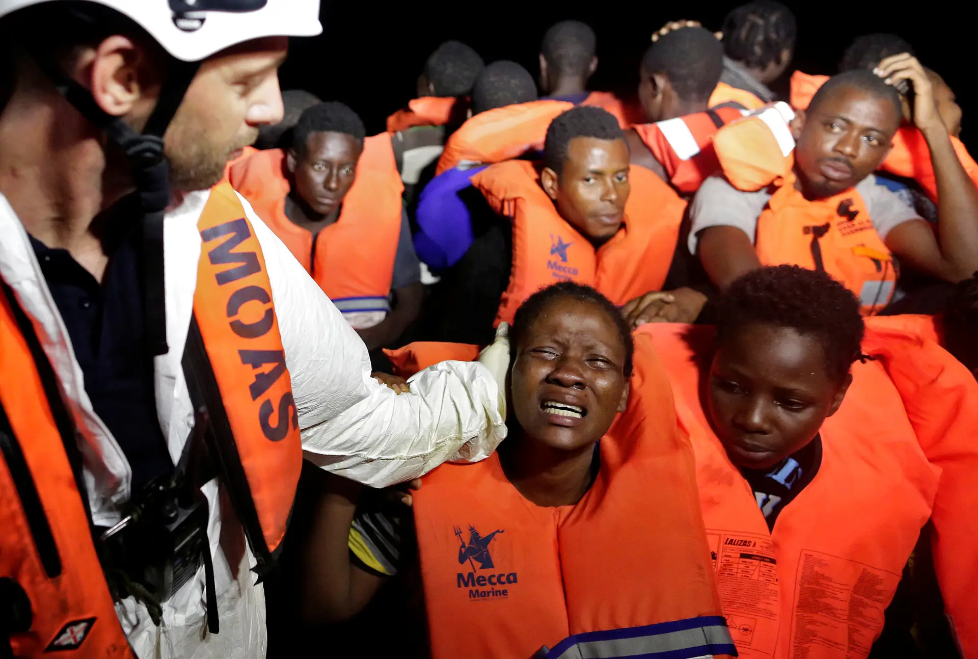 Mais de 3 mil migrantes resgatados ao largo de Lampedusa