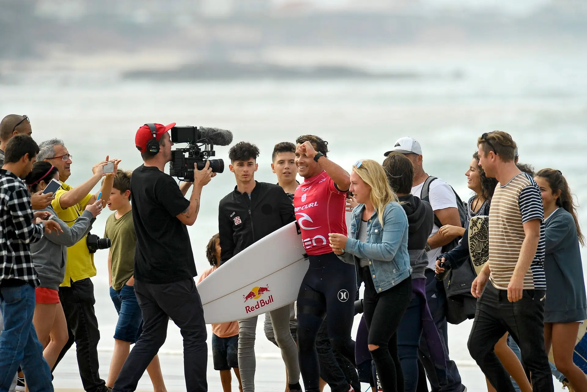 Wilson, Coffin e Zietz nos quartos da etapa portuguesa do circuito mundial de surf