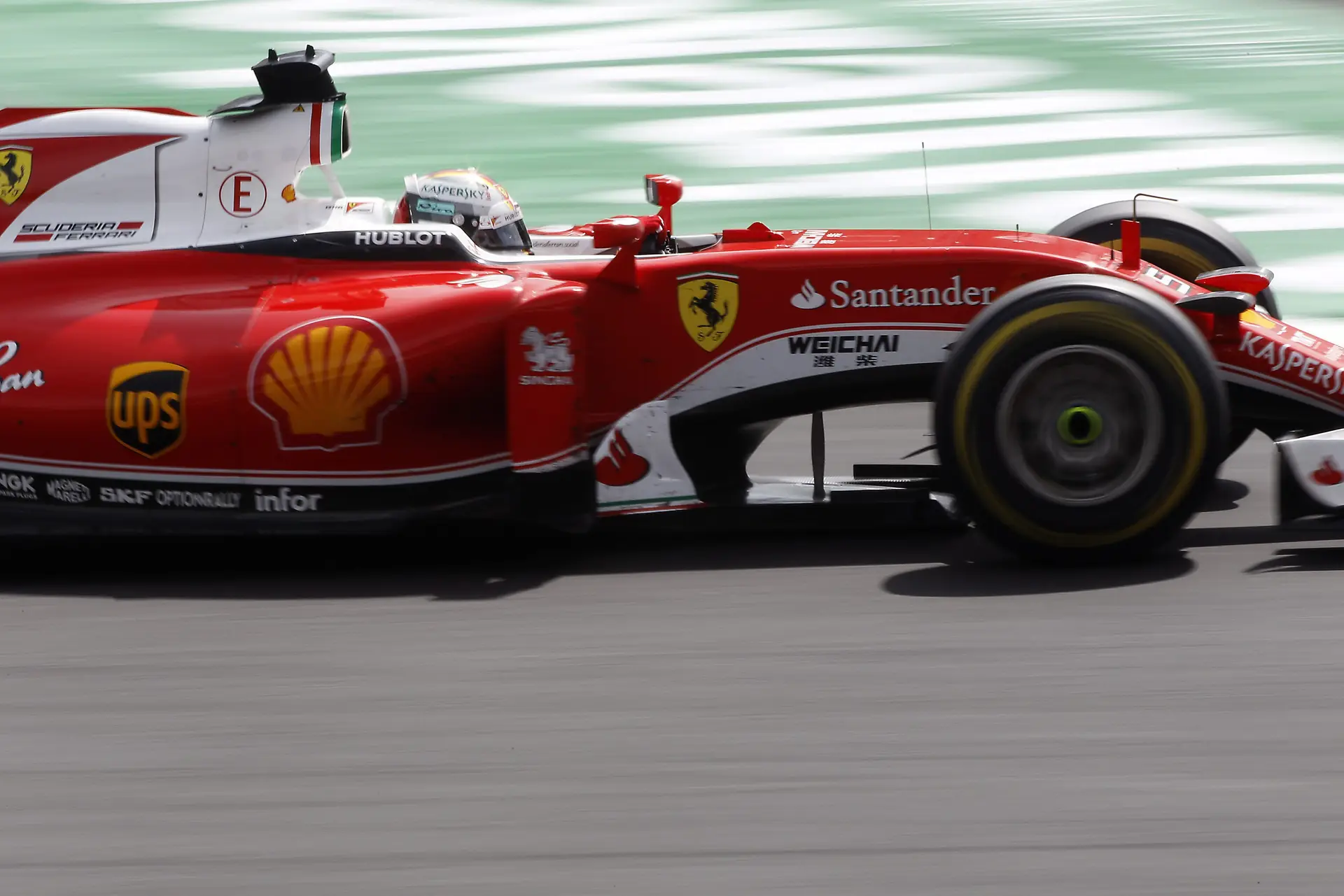 Vettel cai de terceiro para 5º no GP do México após penalização