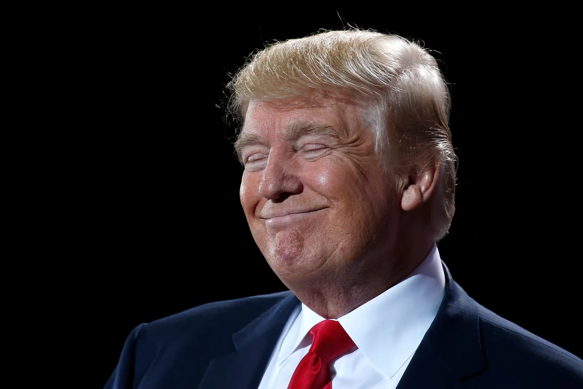 Trump passa a liderar sondagem na Flórida e reentra na corrida