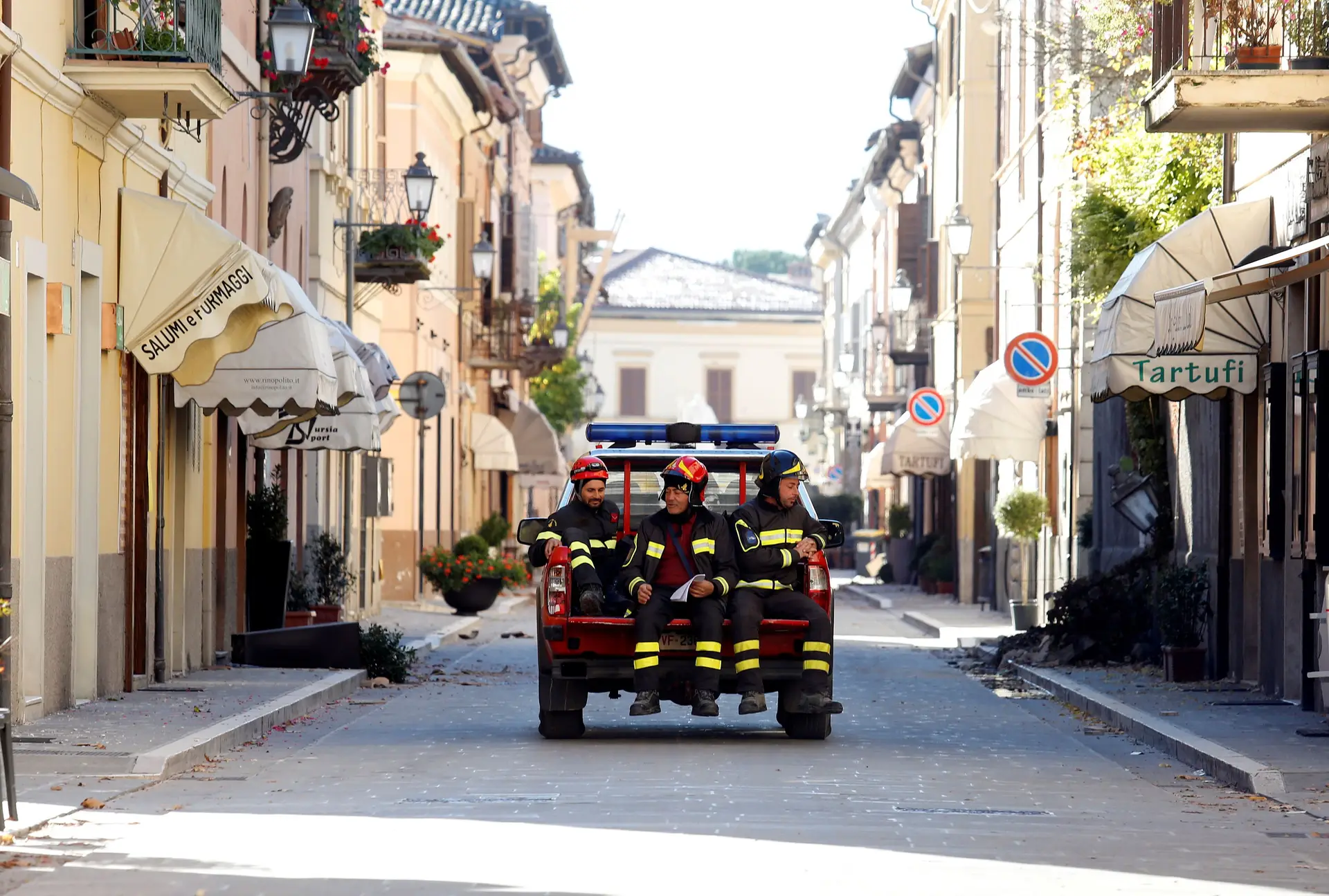 Terra volta a tremer no centro de Itália