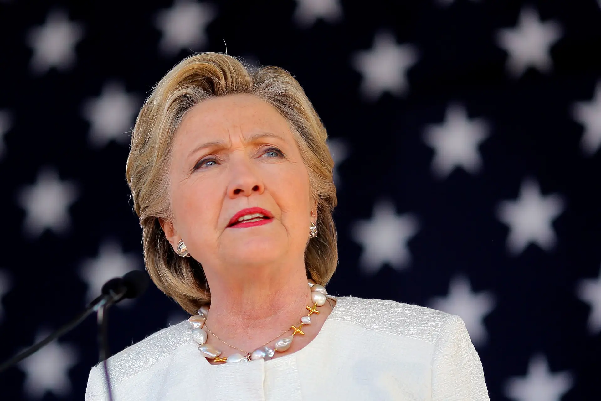 Revista Variety rompe tradição com 111 anos e declara apoio a Clinton