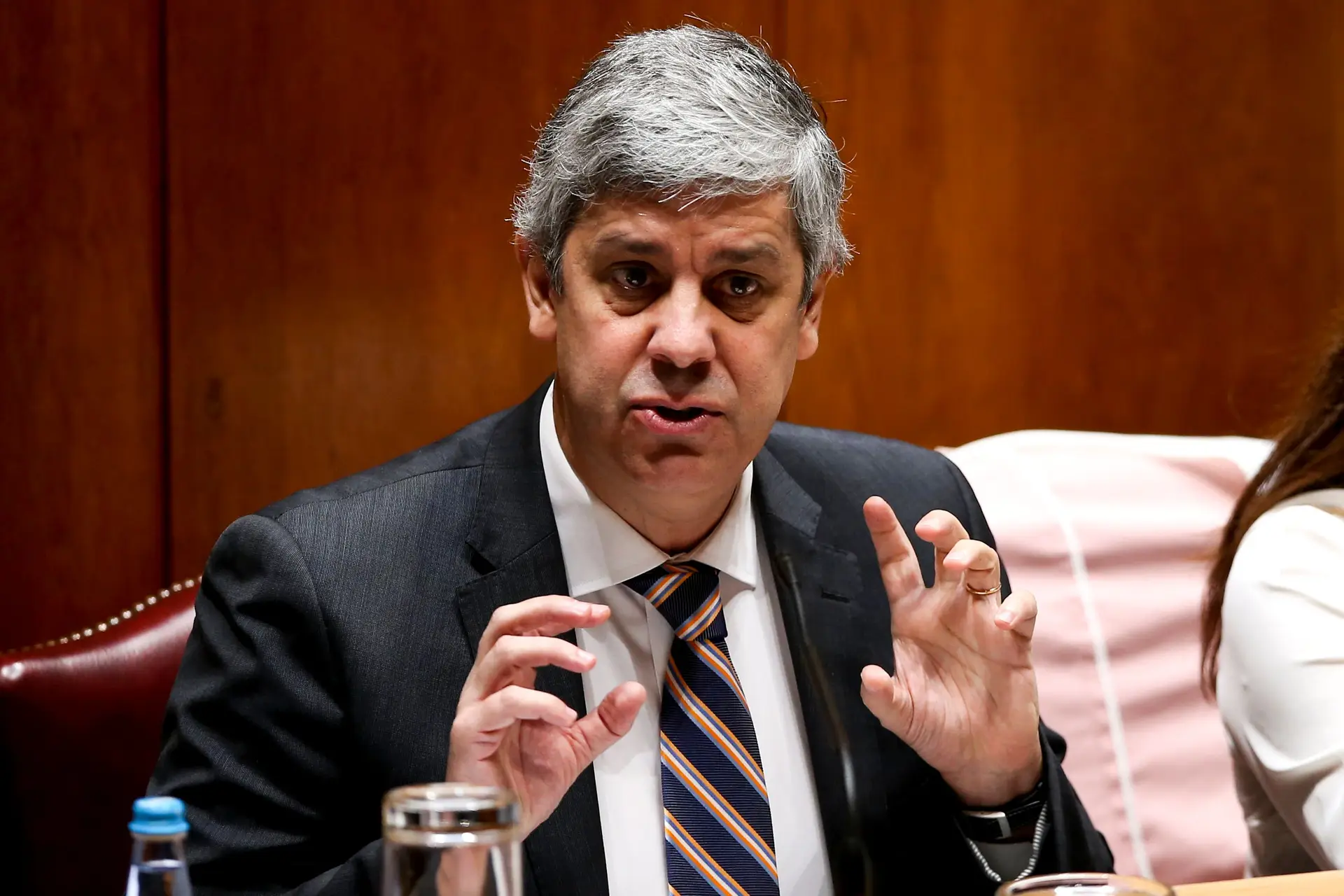 Números em contabilidade pública continuam a "não agradar à oposição", diz Centeno
