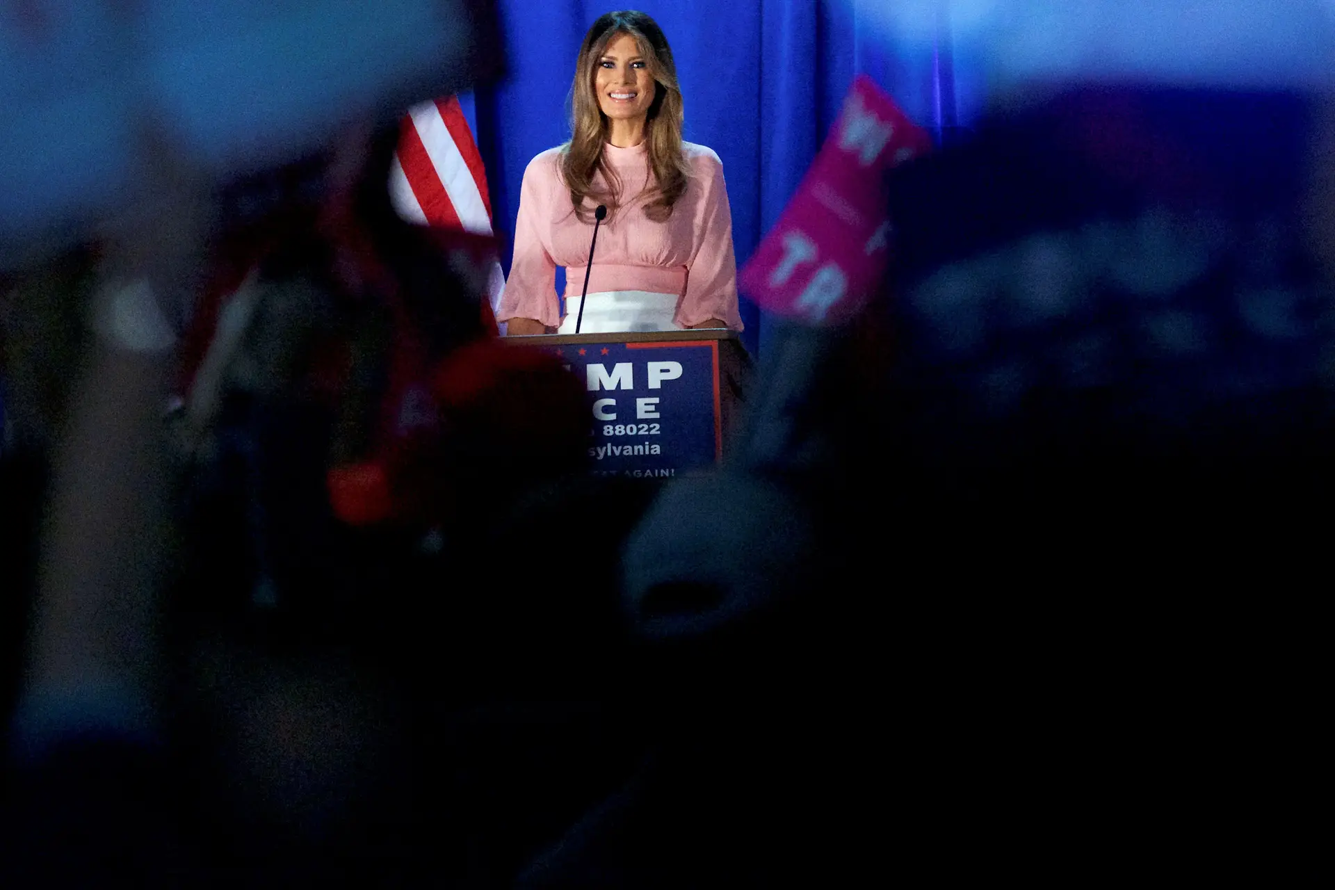 Mulher de Trump diz que prioridade como primeira-dama seria combater ataques nas redes sociais