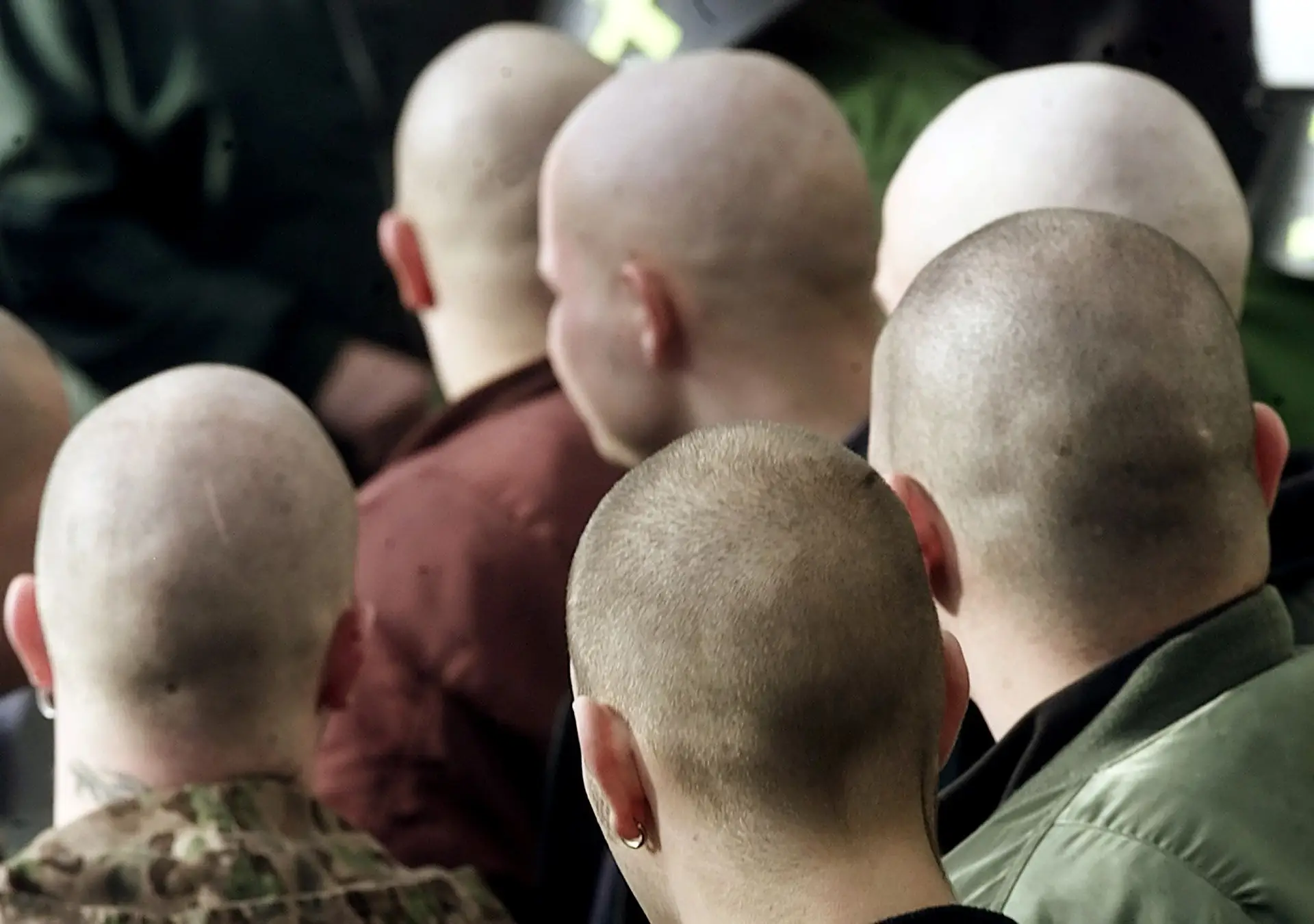 Serviços de Informações alertam para extremistas de "supremacia branca"