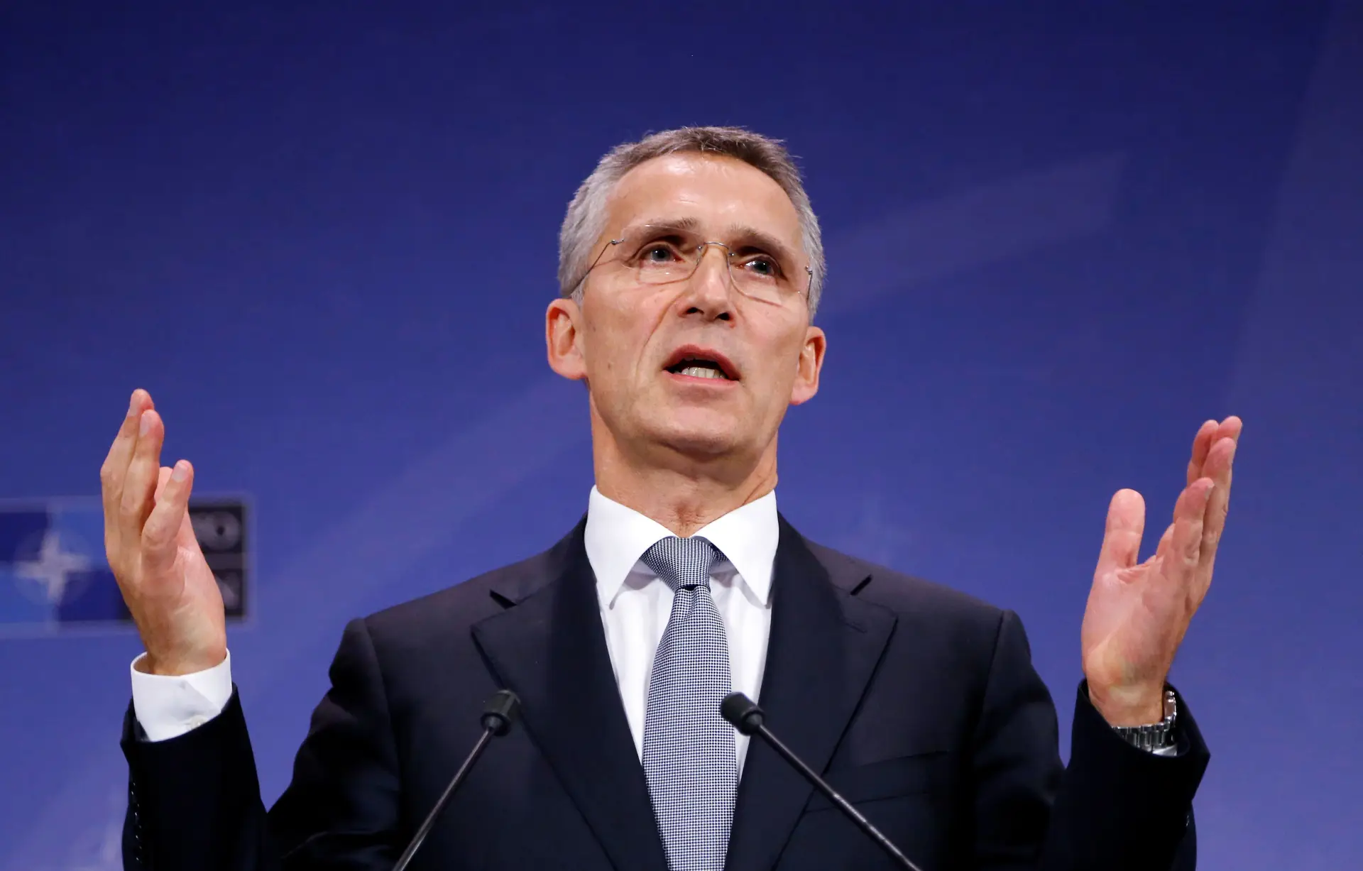 "A NATO respondeu com determinação à nova situação de segurança. Mas temos mais trabalho pela frente. Espero encontrar o sr.Trump em breve e dar-lhe as boas-vindas a Bruxelas para a cimeira da NATO no próximo ano, para discutir o caminho a seguir." - Jens Stoltenberg, secretário-geral da NATO