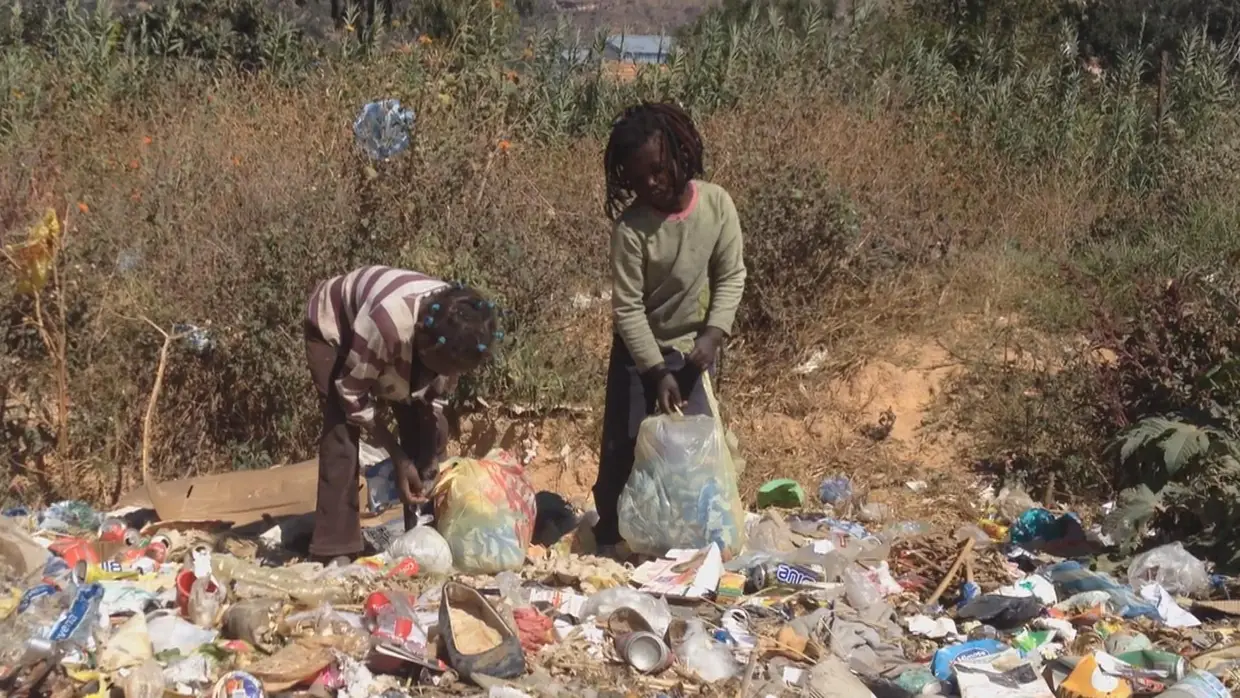 Angola, imagens de um país rico com 20 milhões de pobres - SIC Notícias