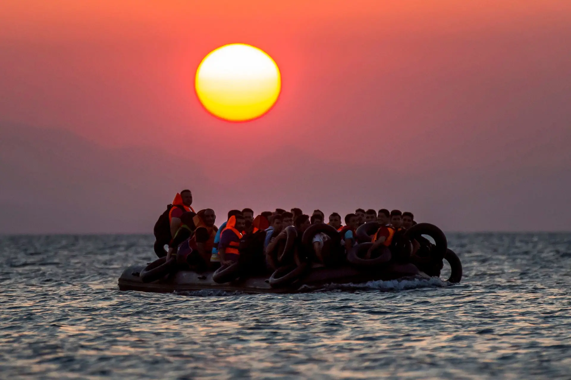 Cerca de 340 mortos ou desaparecidos em quatro naufrágios no Mediterrâneo