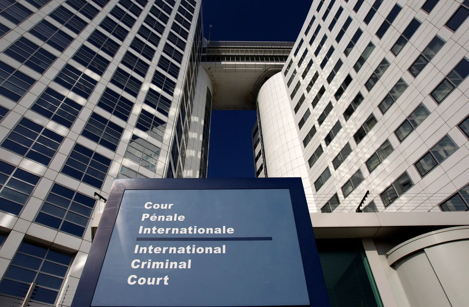 UE lamenta decisão da Rússia de se desvincular do Tribunal Penal Internacional