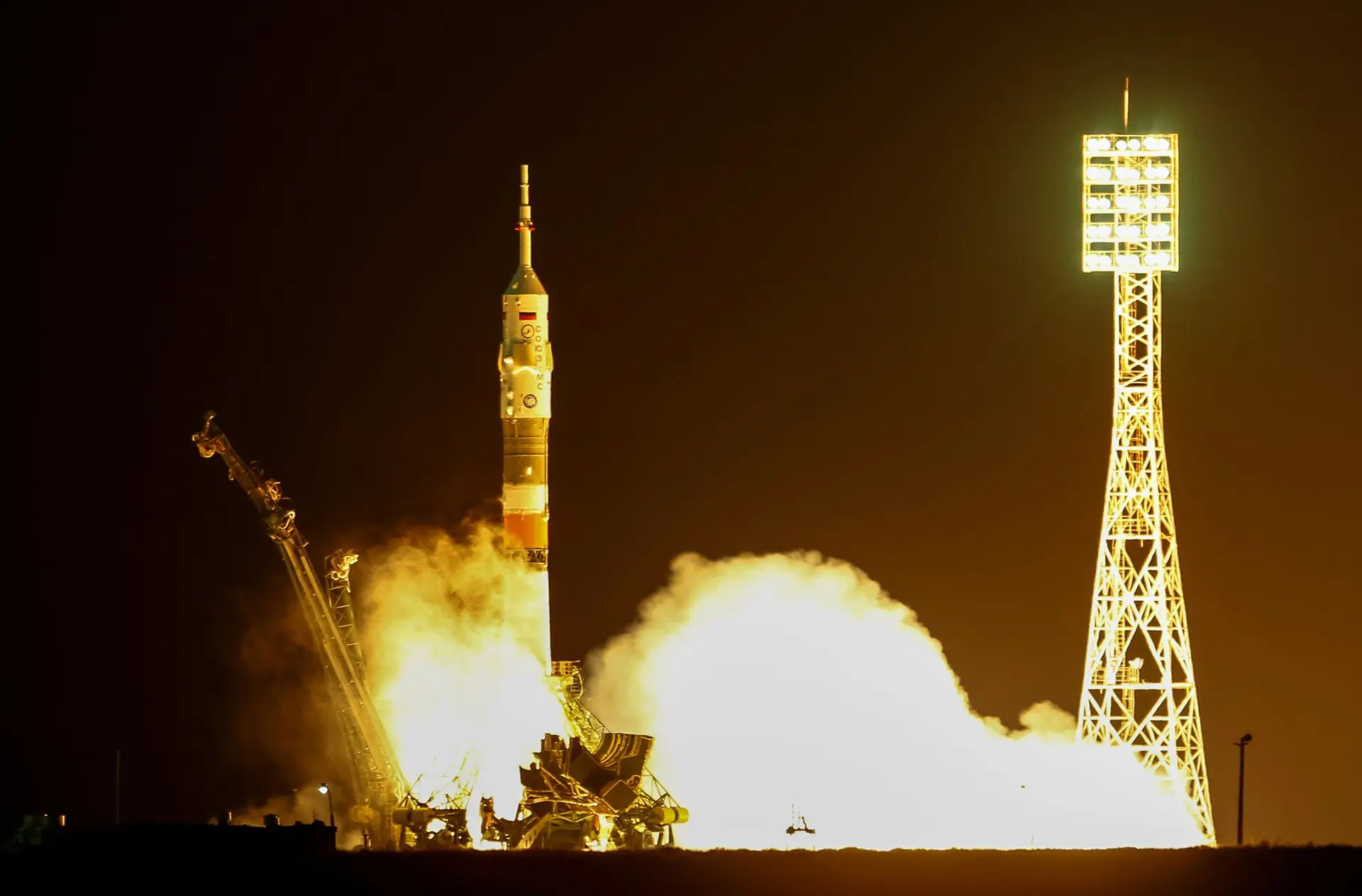 Nave russa lançada do Cazaquistão rumo à Estação Espacial Internacional
