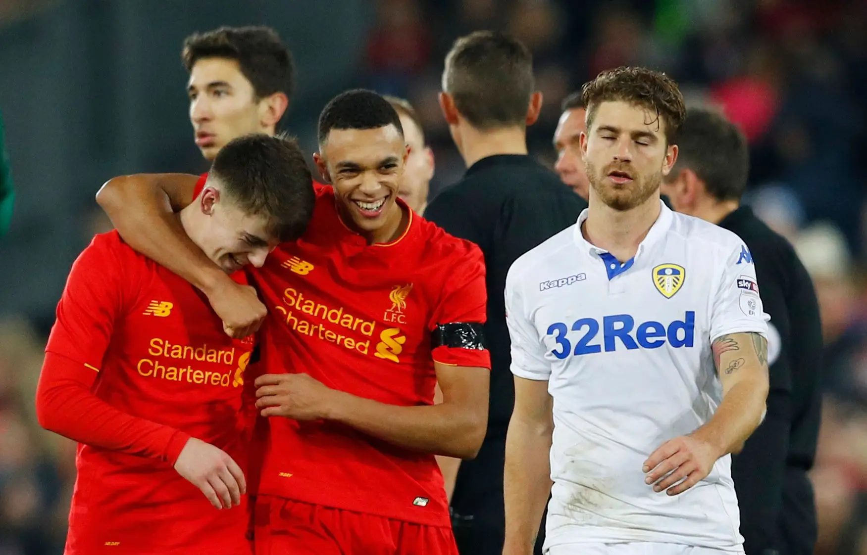 Liverpool vence Leeds e está nas meias da Taça da Liga inglesa