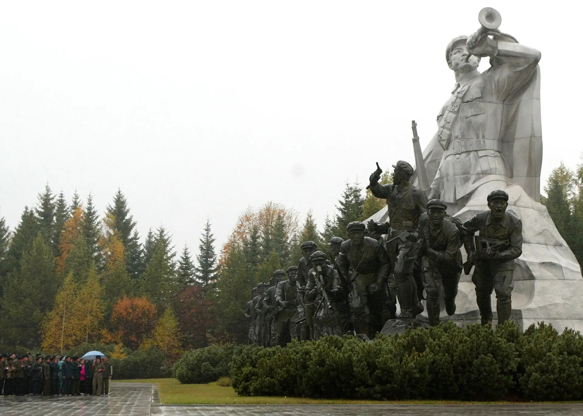 Estátuas gigantes da Coreia do Norte "decapitadas" pela ONU