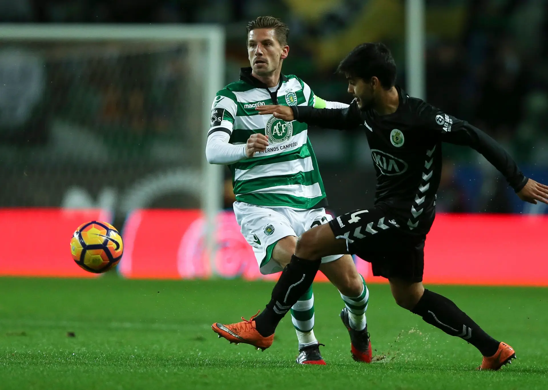 Sporting vence V. Setúbal e reduz distância para o Benfica